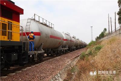 开行路企合作直通车 3月以来云南铁路运输成品油突破100万吨